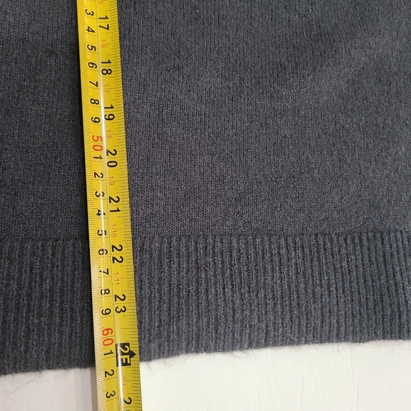 NWT H&M gray beaded knit sweater sz.L women's - Picture 5 of 8